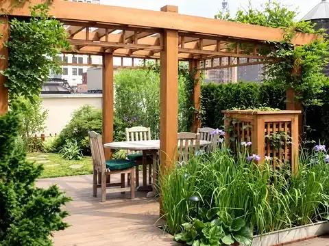 Blondie's Treehouse