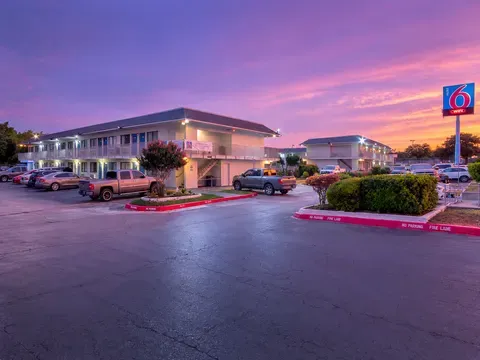 Motel 6 Austin North