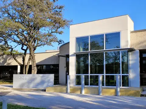 Menchaca Road Branch, Austin Public Library