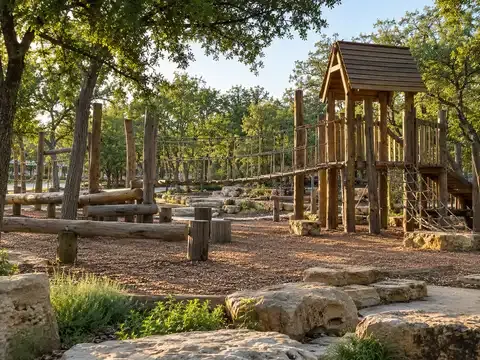Little Land Play Gym & Pediatric Therapy
