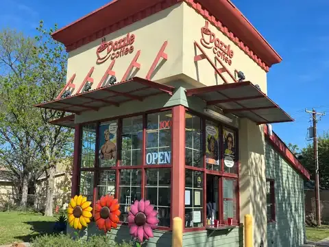Dazzle Coffee and Smoothies