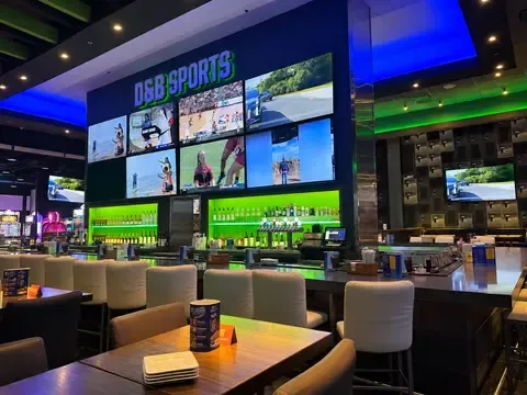 Dave & Buster's