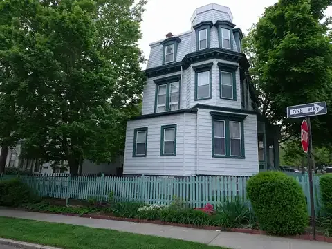 Fort Pl B&B & Gallery