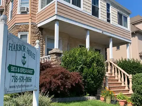 Harbor House Bed & Breakfast