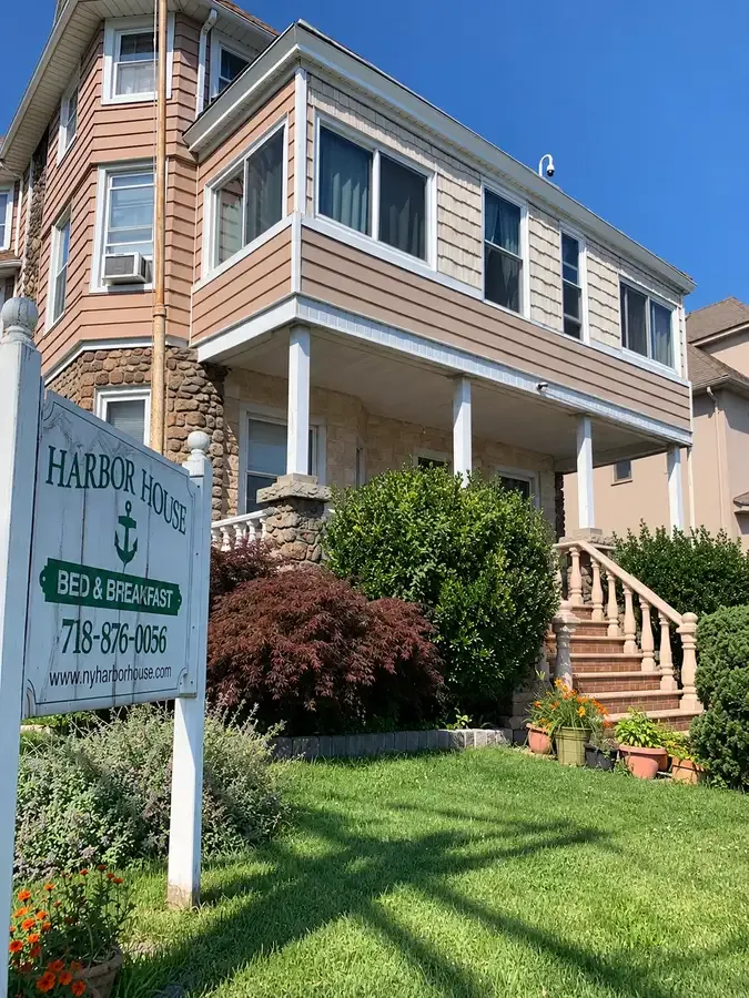 Harbor House Bed & Breakfast