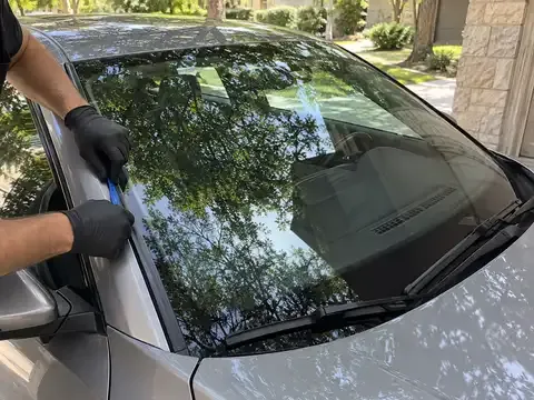 Ultimate Auto Glass & Electronics